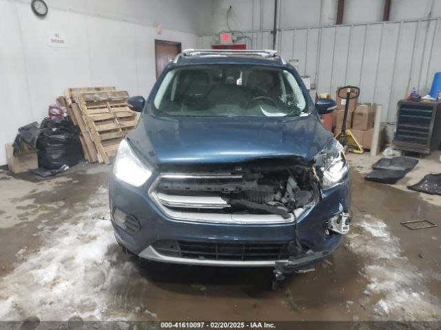 1FMCU9J90JUC80074 Ford Escape Titanium