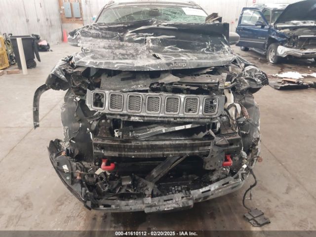 3C4NJDDB2JT211775 Jeep Compass Trailhawk 4x4