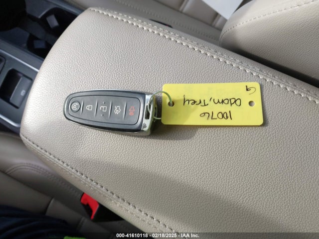 1FMCU9HD7KUA48938 Ford ESCAPE SEL