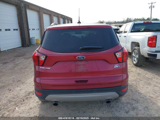1FMCU9HD7KUA48938 Ford ESCAPE SEL