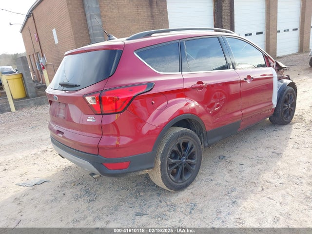 1FMCU9HD7KUA48938 Ford ESCAPE SEL