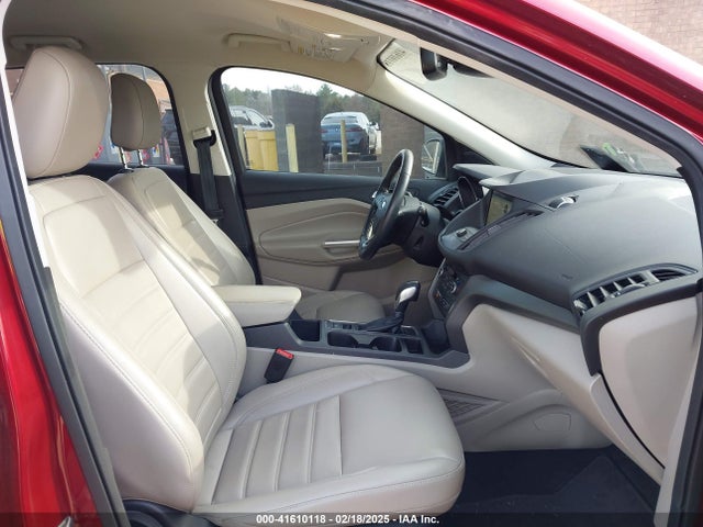 1FMCU9HD7KUA48938 Ford ESCAPE SEL