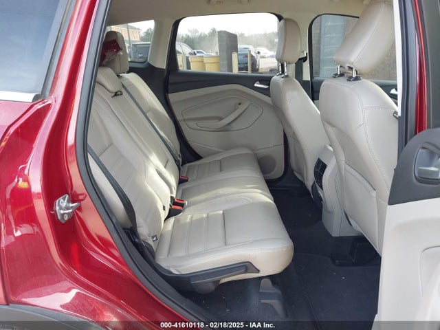 1FMCU9HD7KUA48938 Ford ESCAPE SEL