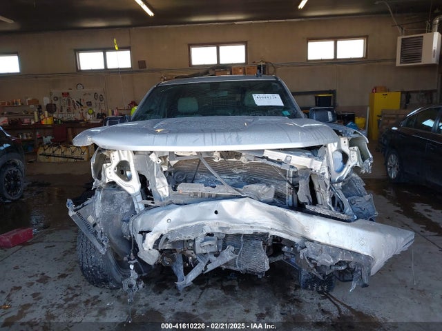 3GCUYEET8LG311055 Chevrolet Silverado 1500 4wd  Short Bed Rst