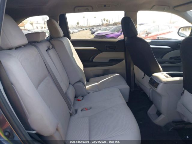 5TDZARFH1FS011987 Toyota Highlander Le