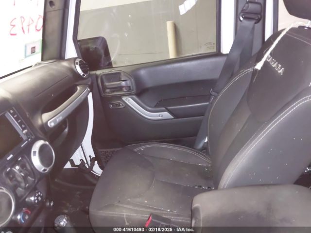 1C4BJWEG6JL840167 Jeep Wrangler Jk Unlimited Sahara