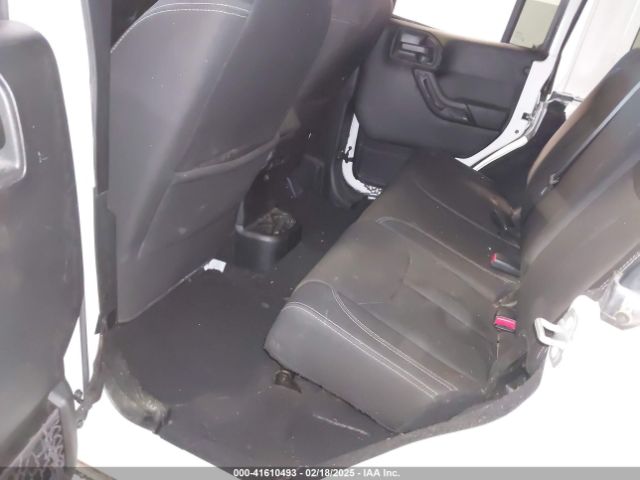 1C4BJWEG6JL840167 Jeep Wrangler Jk Unlimited Sahara