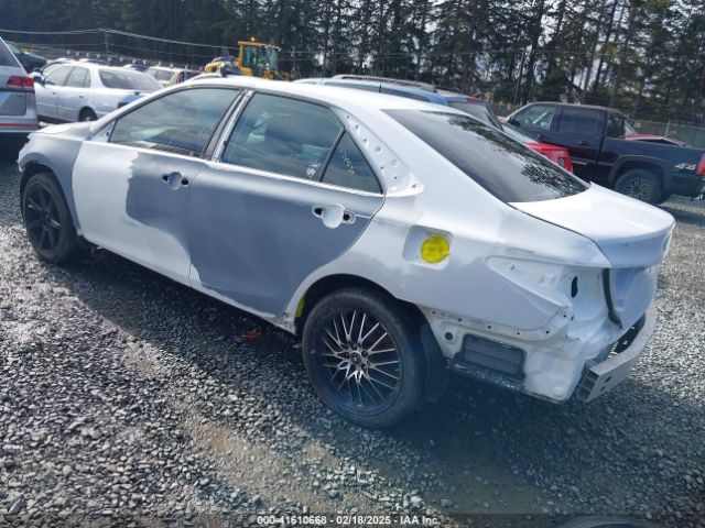 4T1BF1FK1HU756118 Toyota CAMRY SE