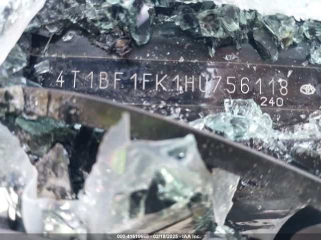 4T1BF1FK1HU756118 Toyota CAMRY SE