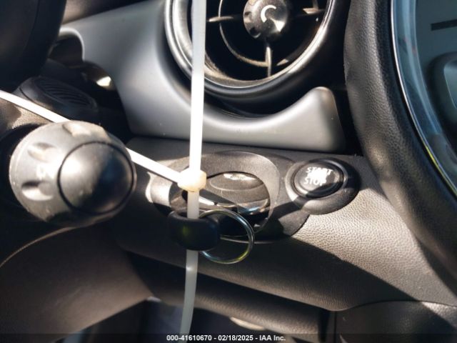 2010 MINI COOPER WMWMR3C53ATU97865 Photo 10
