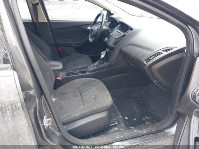 1FADP3K24FL384245 Ford FOCUS SE