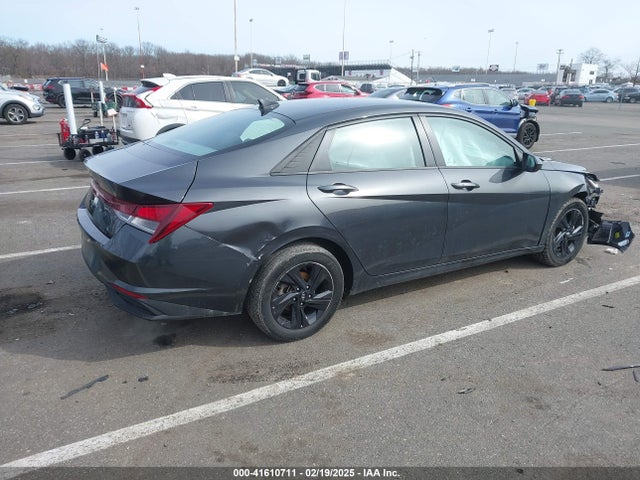 5NPLM4AG1MH035482 Hyundai ELANTRA SEL