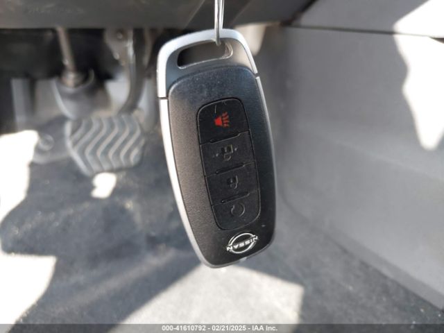 JN8BT3BA0PW437998 Nissan Rogue Sv Fwd
