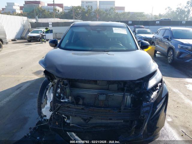 JN8BT3BA0PW437998 Nissan Rogue Sv Fwd