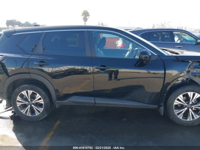 JN8BT3BA0PW437998 Nissan Rogue Sv Fwd