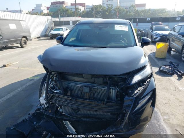 JN8BT3BA0PW437998 Nissan Rogue Sv Fwd