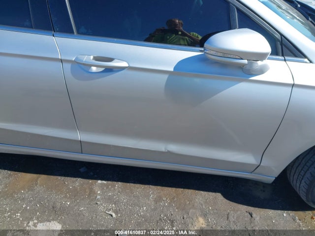 3FA6P0H77GR159881 Ford FUSION SE