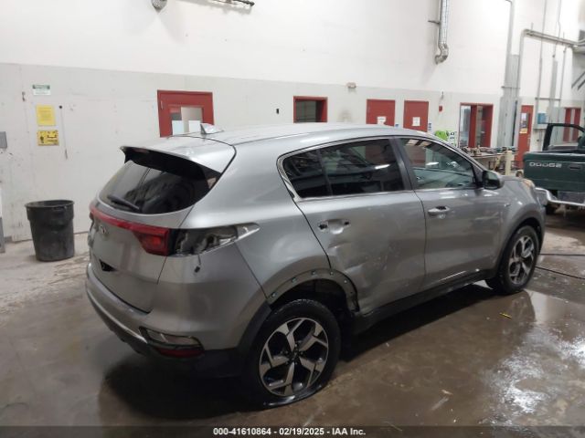 KNDPMCAC8M7887583 KIA Sportage Lx