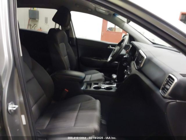 KNDPMCAC8M7887583 KIA Sportage Lx