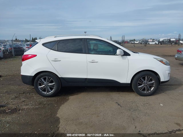KM8JU3AG9FU997017 Hyundai TUCSON SE