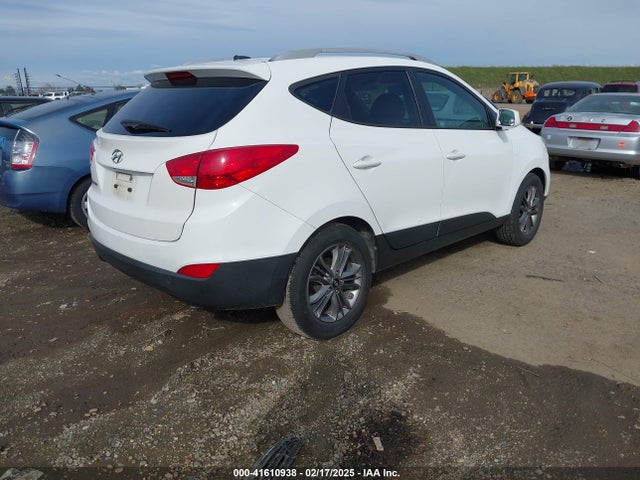KM8JU3AG9FU997017 Hyundai TUCSON SE