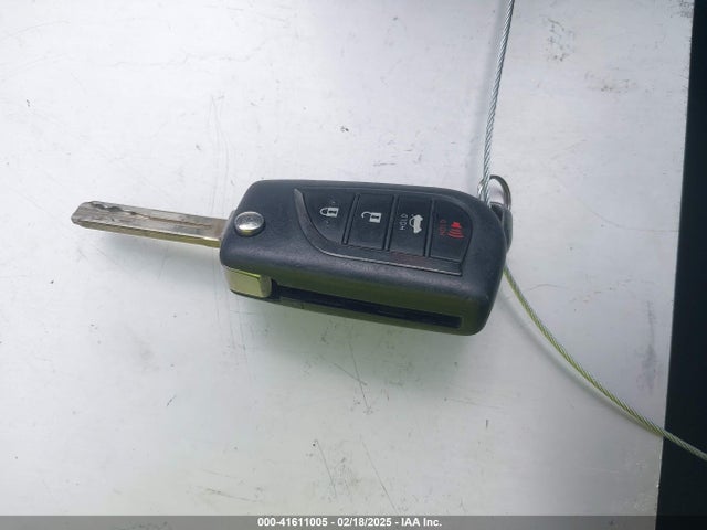 5YFEPRAEXLP083267 Toyota COROLLA LE