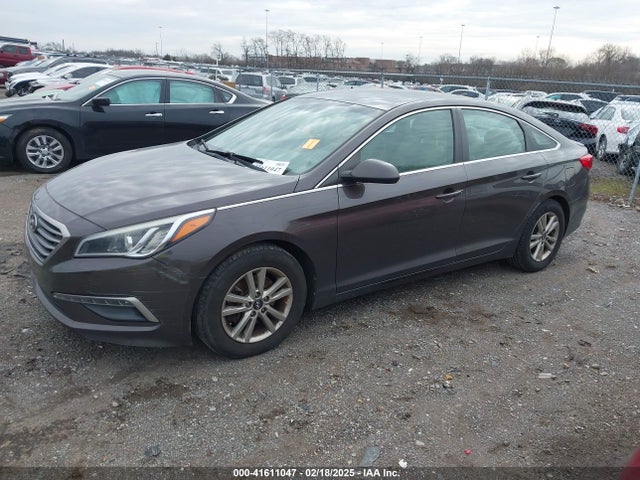 Hyundai SONATA SE 2015 5NPE24AF0FH243216 Image 2