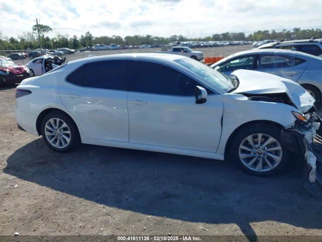 4T1C11AK0NU637532 Toyota CAMRY LE