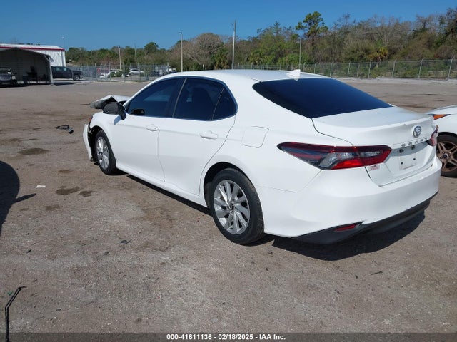 4T1C11AK0NU637532 Toyota CAMRY LE