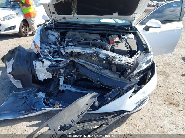 4T1C11AK0NU637532 Toyota CAMRY LE