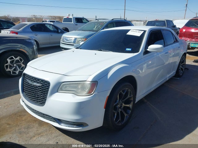 2C3CCABG8HH564320 Chrysler 300 300s