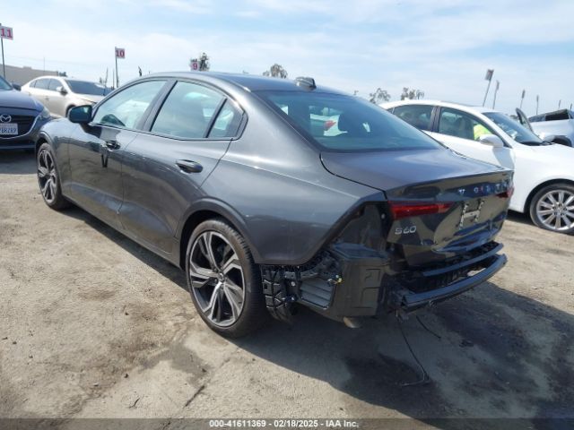 7JRL12TLXRG305460 Volvo S60 B5 Plus Dark Theme