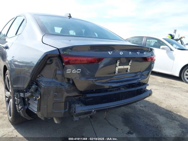 7JRL12TLXRG305460 Volvo S60 B5 Plus Dark Theme