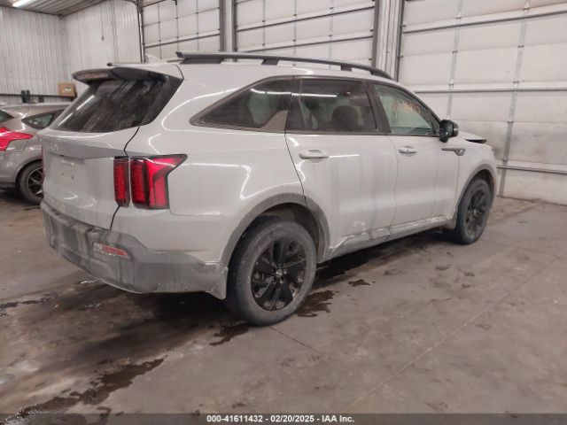 5XYRLDLC5NG117800 KIA Sorento X-line S