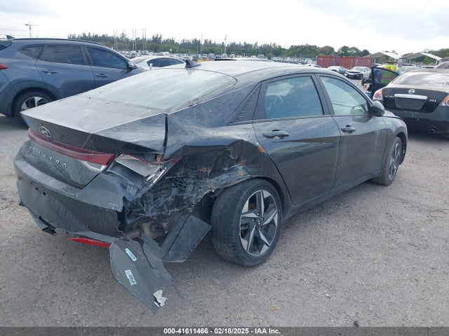 5NPLS4AG6PH112289 Hyundai ELANTRA SEL