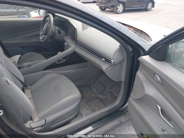 5NPLS4AG6PH112289 Hyundai ELANTRA SEL