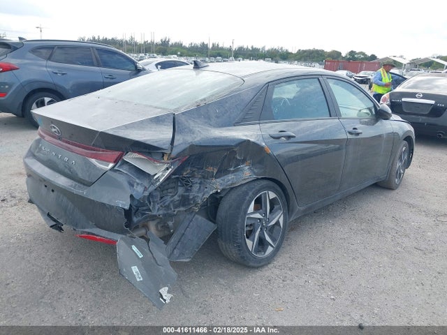 5NPLS4AG6PH112289 Hyundai ELANTRA SEL