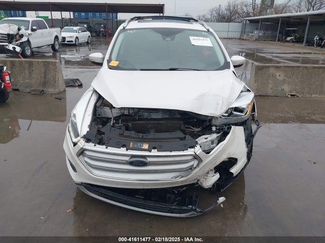 1FMCU9J96HUC01470 Ford Escape Titanium