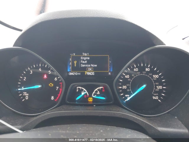 1FMCU9J96HUC01470 Ford Escape Titanium