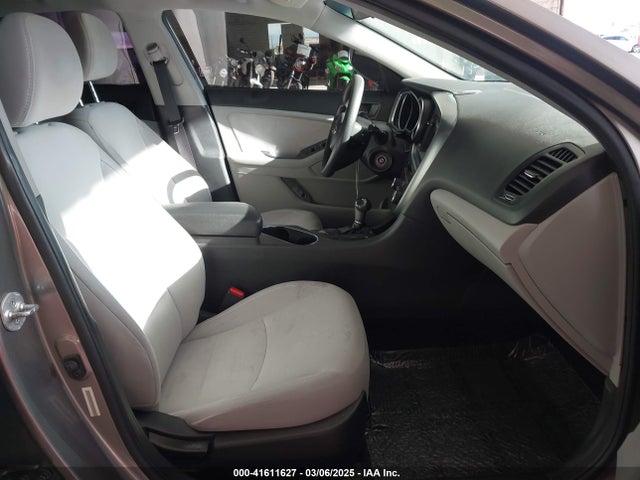 5XXGM4A77FG415572 KIA Optima Lx