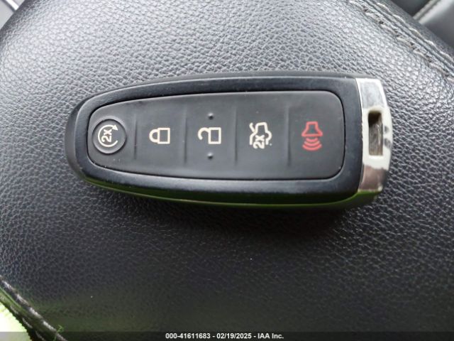 1FMCU0HD4KUB93981 Ford ESCAPE SEL