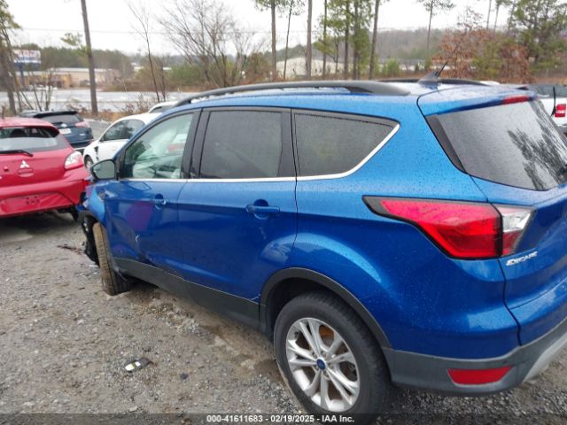 1FMCU0HD4KUB93981 Ford ESCAPE SEL