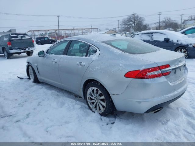 2012 JAGUAR XF SAJWA0FB1CLS34684 Photo 2
