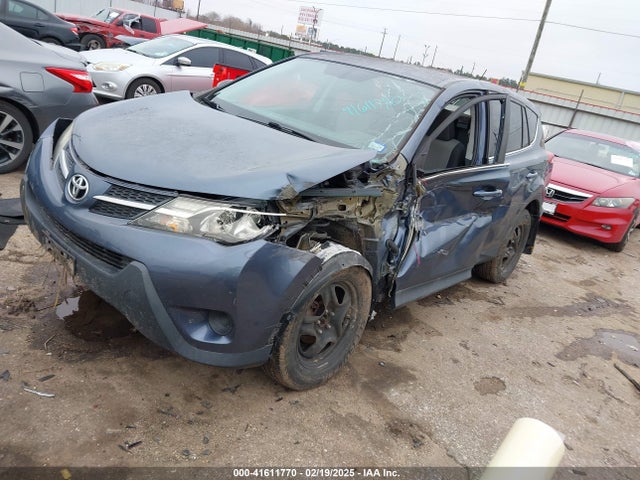 2T3ZFREV7EW081760 Toyota RAV4 LE