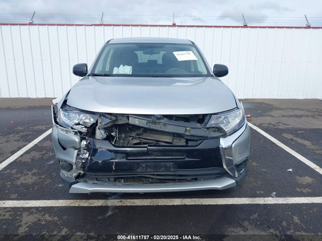 JA4AZ3A36JZ062448 Mitsubishi Outlander Es