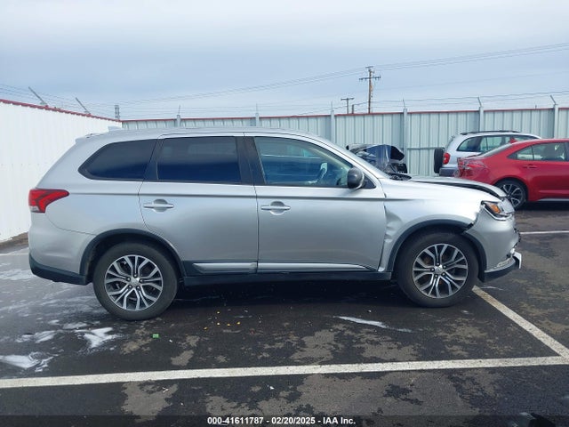 Mitsubishi Outlander Es 2018 JA4AZ3A36JZ062448 Image 13