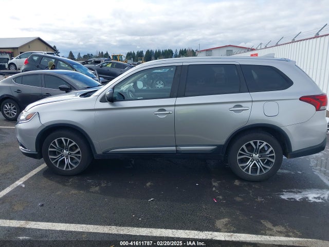 JA4AZ3A36JZ062448 Mitsubishi Outlander Es