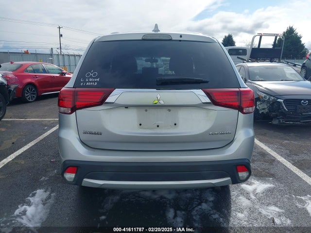 Mitsubishi Outlander Es 2018 JA4AZ3A36JZ062448 Image 16
