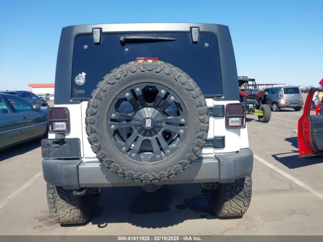 1C4BJWDG0FL572029 Jeep Wrangler Unlimited Freedom Edition