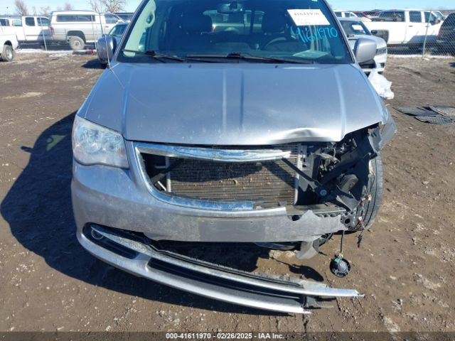 2C4RC1BG8ER208400 Chrysler Town & Country Touring